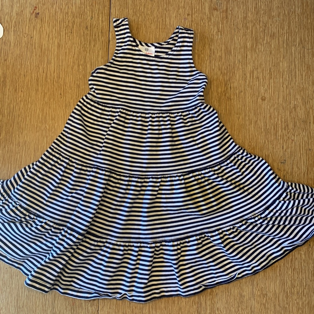 Hanna Andersson sweet summer dress. Size 110. (7)
